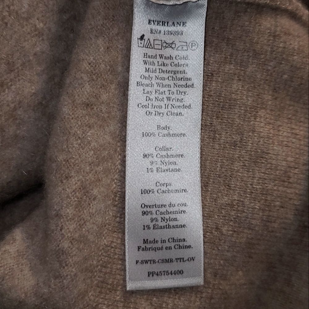 Everlane The Cashmere Square Turtleneck Sweater - Picture 9 of 9